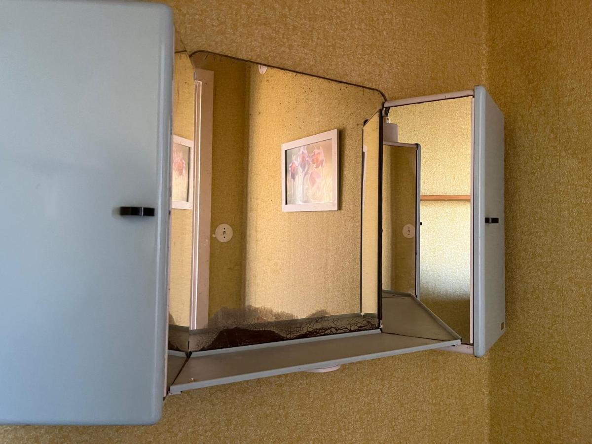 Stuga Centrala Faerjestaden Med Gangavstand Till Det Mesta Exterior photo